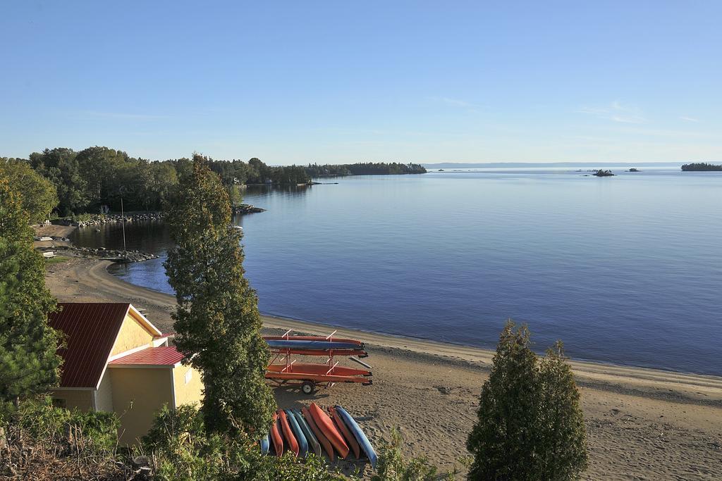 Auberge Des Iles Saint Gedeon Bagian luar foto